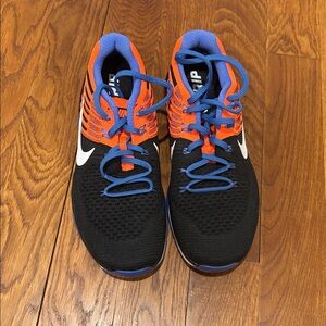 Nike sneaker grip size 10